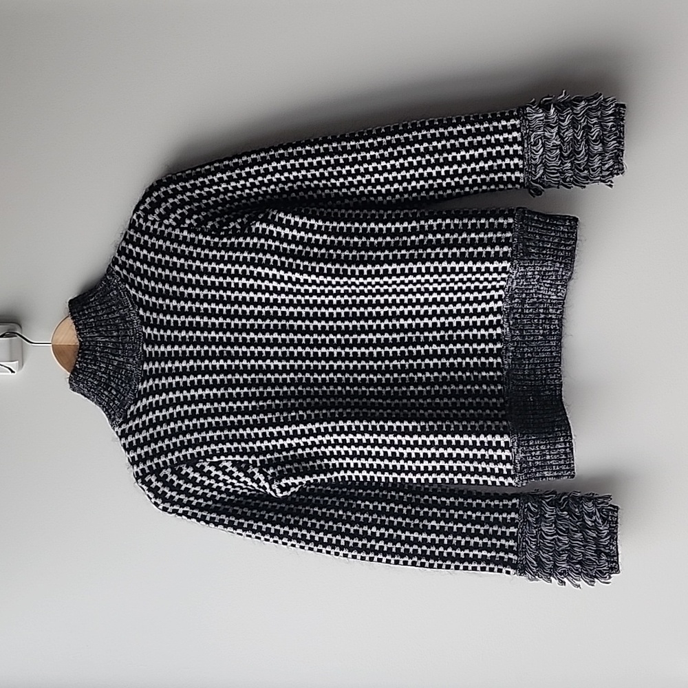Mary Ling Pattern Two Tone Melange Knit Turtleneck Wool Sweater